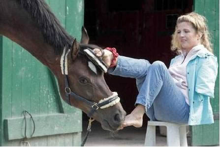 Her name is Bettina Eistel and her horse is Fabuleax 5.