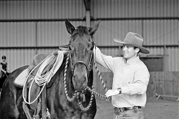 FMeet renowned international horseman, Martin Black, said by many to be the best natural horseman in America.