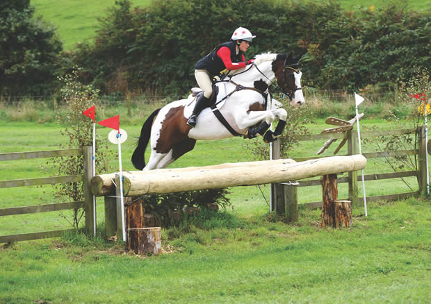 Amateur event rider, Vicky Smith talks about her summer horse care routine for her wonderful coloured gelding, Indian King II also known as Bugsy! 